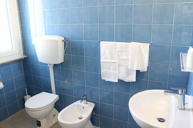 Double Room with Private Bathroom and Balcony image 4