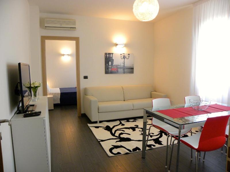 Venice Apartments Dante - image 18