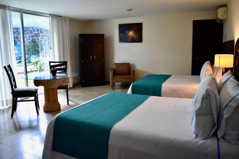 Country Hotel & Suites - image 16