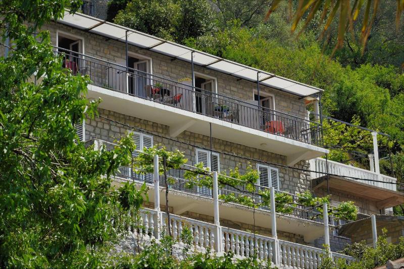 Studio with Balcony and Sea View (2 Adults) image 3