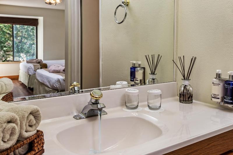 Superior Double Room image 3