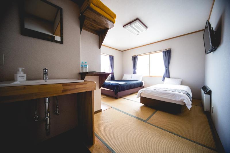 Hakuba Cortina Lodge - image 44