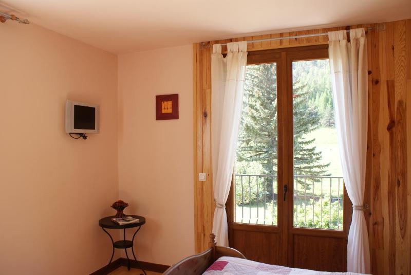 Double Room with Mountain View image 2