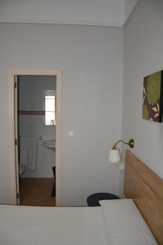 Double Room image 4