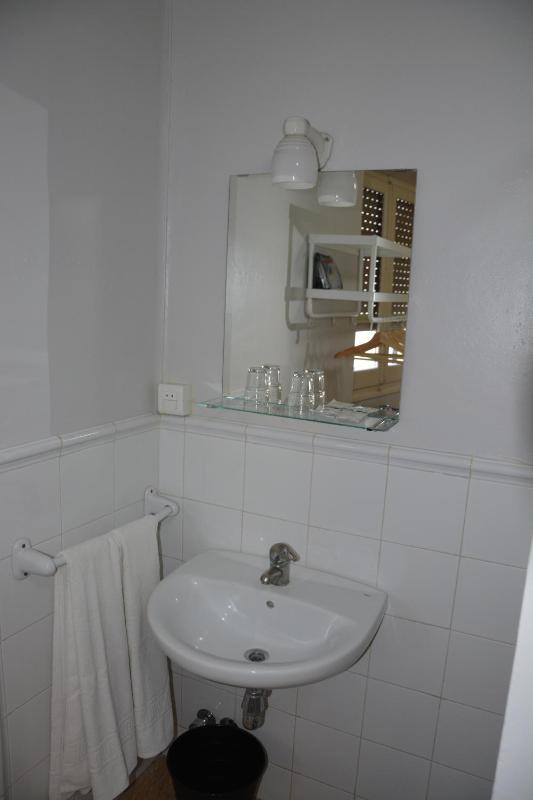 Triple Room with Shower image 2