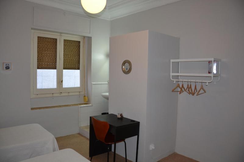 Triple Room with Shower image 4