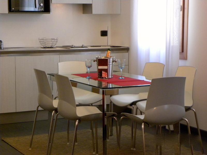 Venice Apartments Dante - image 5