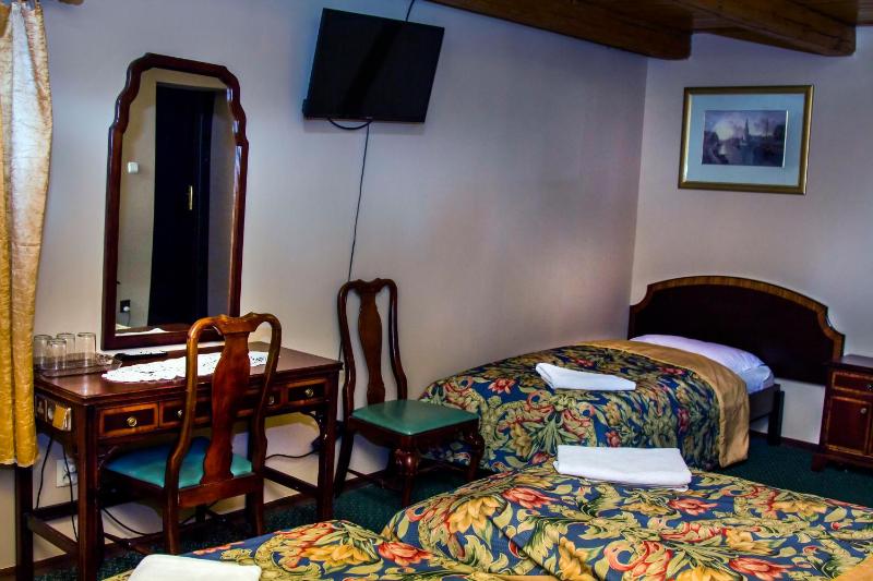 Triple Room image 2