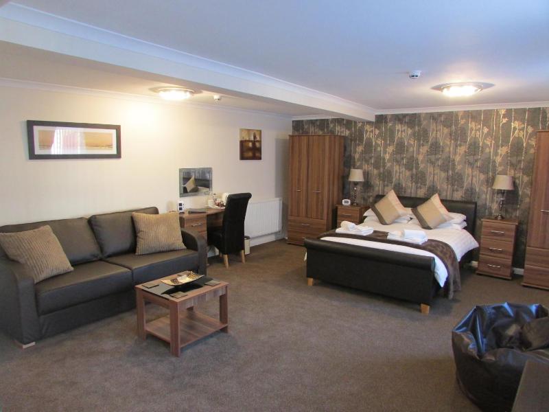 Large Family Suite image 4