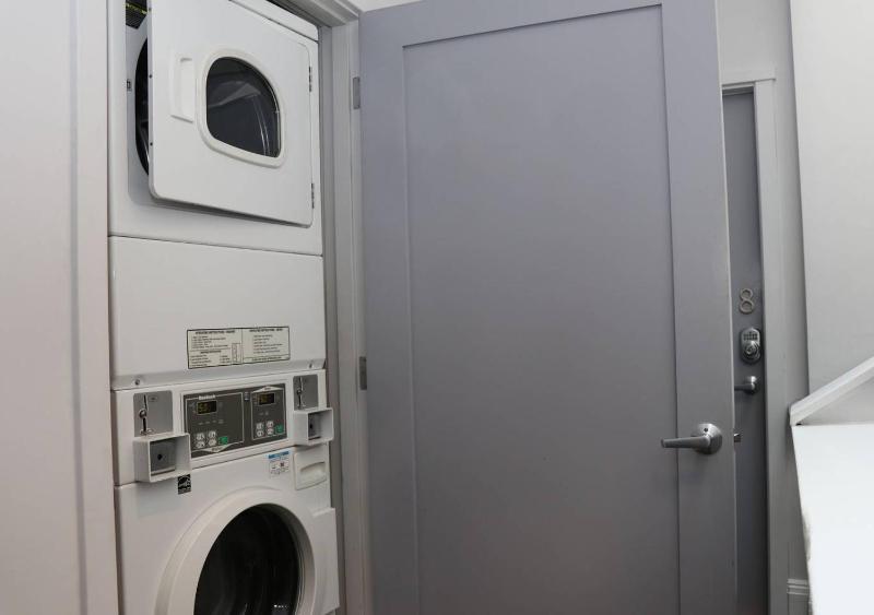 One-Bedroom Apartment image 2