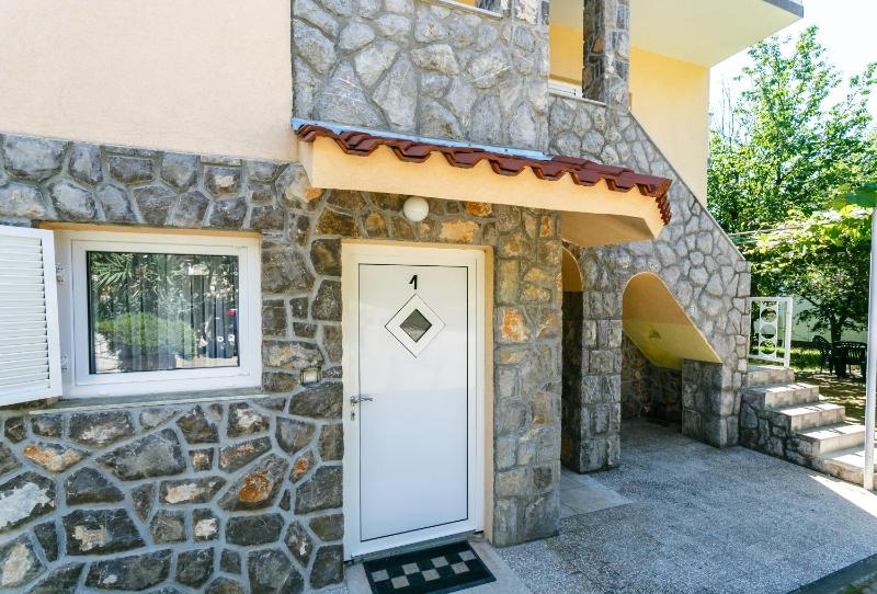 Comfort Two-Bedroom Apartment image 3