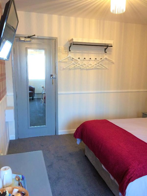 Double Room image 2