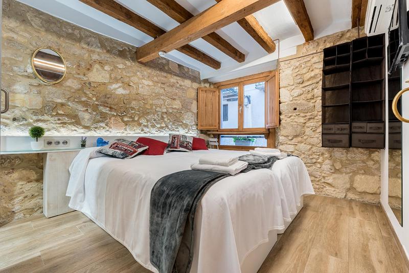 Hostal 977 - image 33