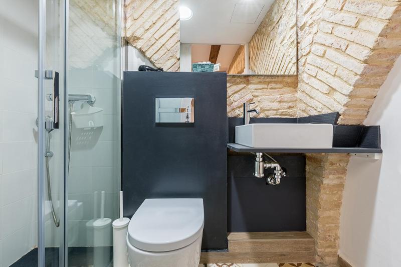 Hostal 977 - image 16