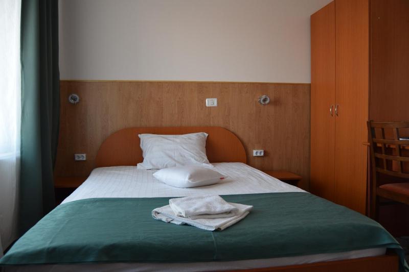 Single Room image 4
