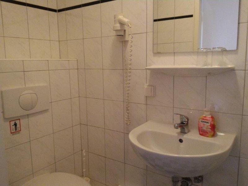 Triple Family Room image 4