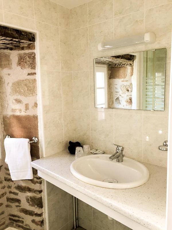 Triple Room with Private Bathroom image 2