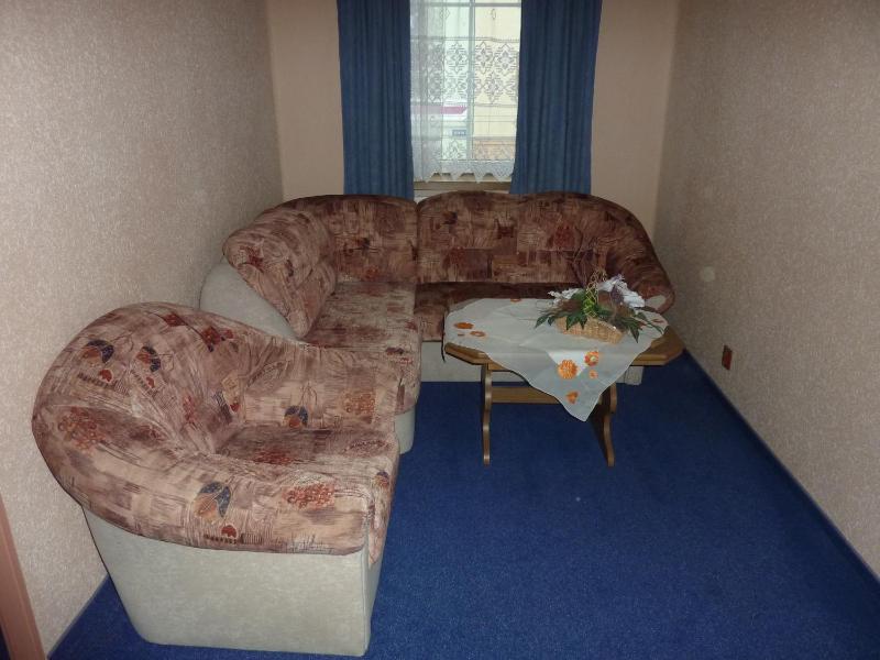 Budget One-Bedroom Apartment image 4