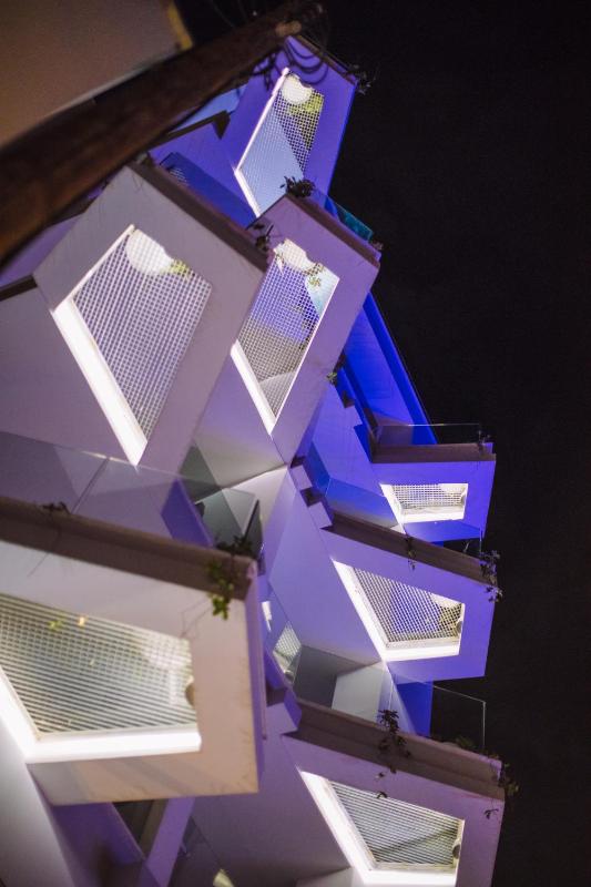 Qbic City Hotel - image 2