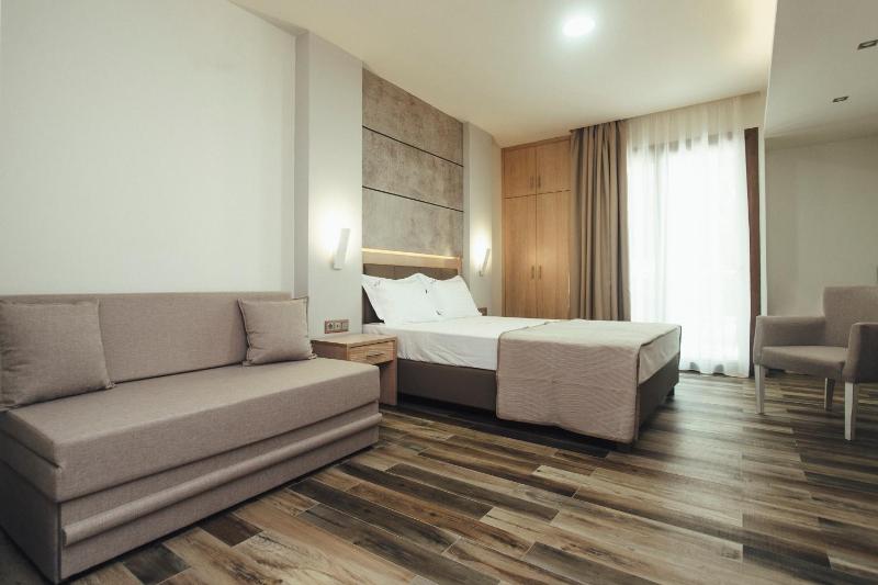 Double Room with Sea View image 2