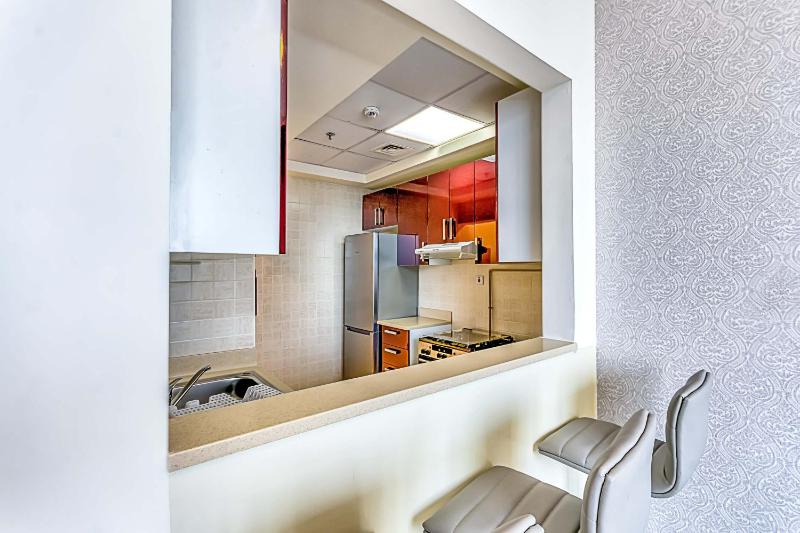 Superior One-Bedroom Apartment image 4