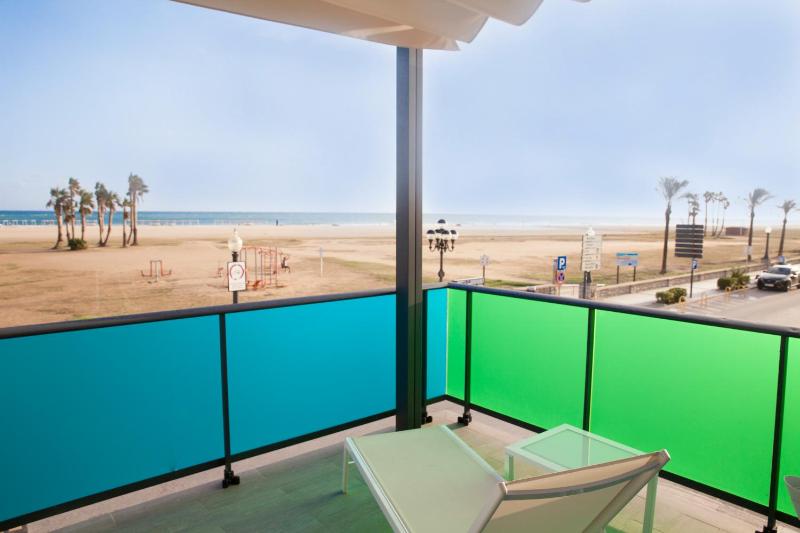 Suite with Sea View image 2