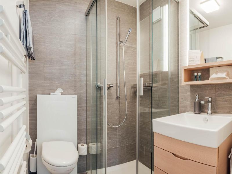 Double or Twin Room image 4