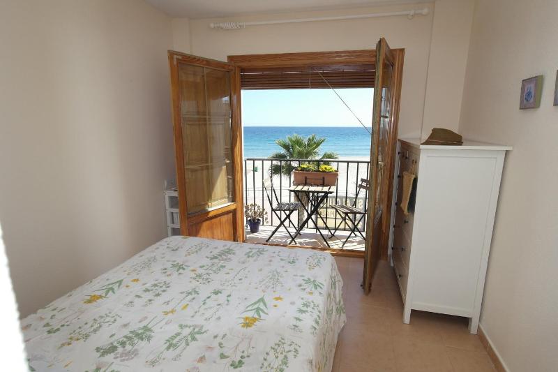 AR2B coqueto apartamento en primera línea de playa - image 15