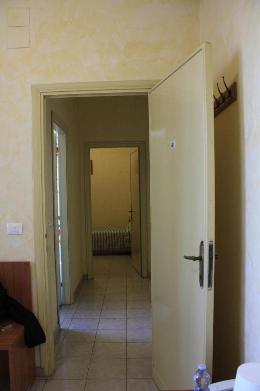 Single Room with Shared Bathroom image 1