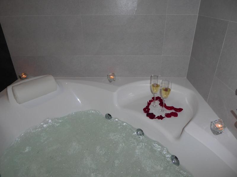 Double Room with Balcony (2 Adults + 1 Child) image 3