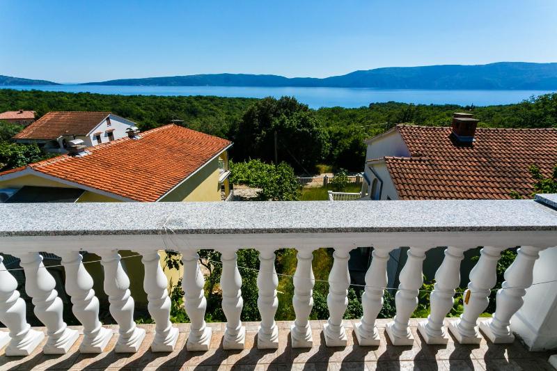 Comfort One-Bedroom Apartment image 4