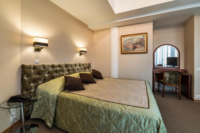One-Bedroom Suite image 1