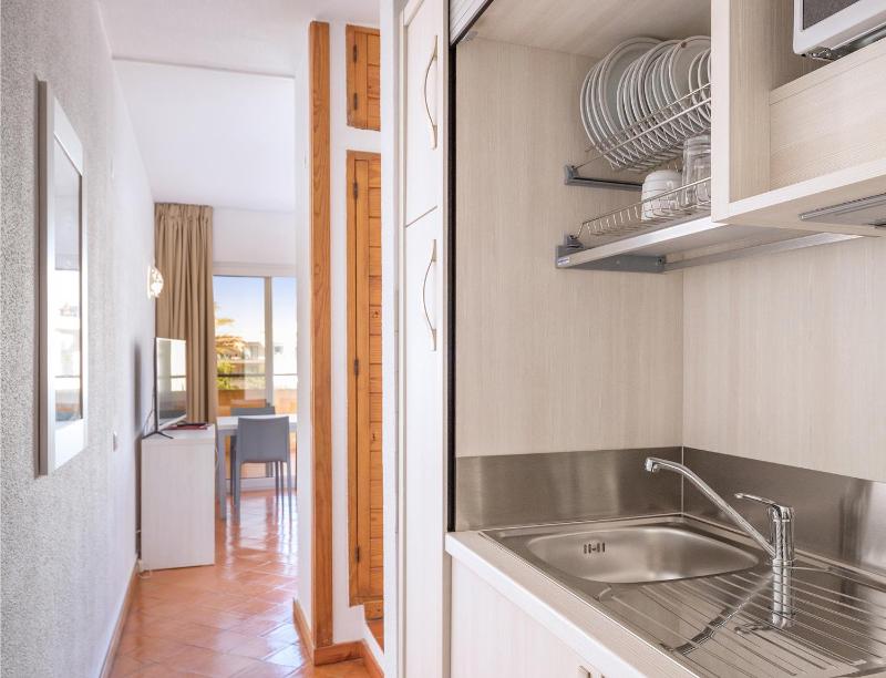 Studio with Sea View image 3