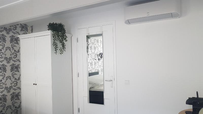 Double Room with Private Bathroom image 3