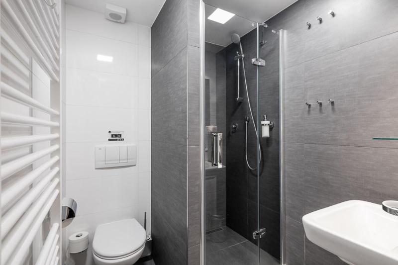 Economy Double Room image 2