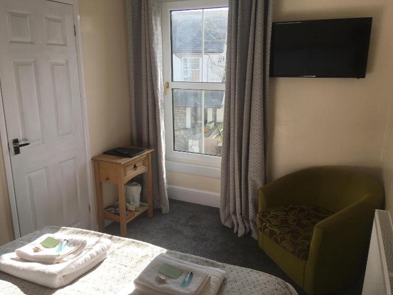 Double Room image 3