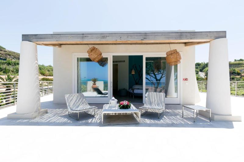 Suite with Sea View image 4