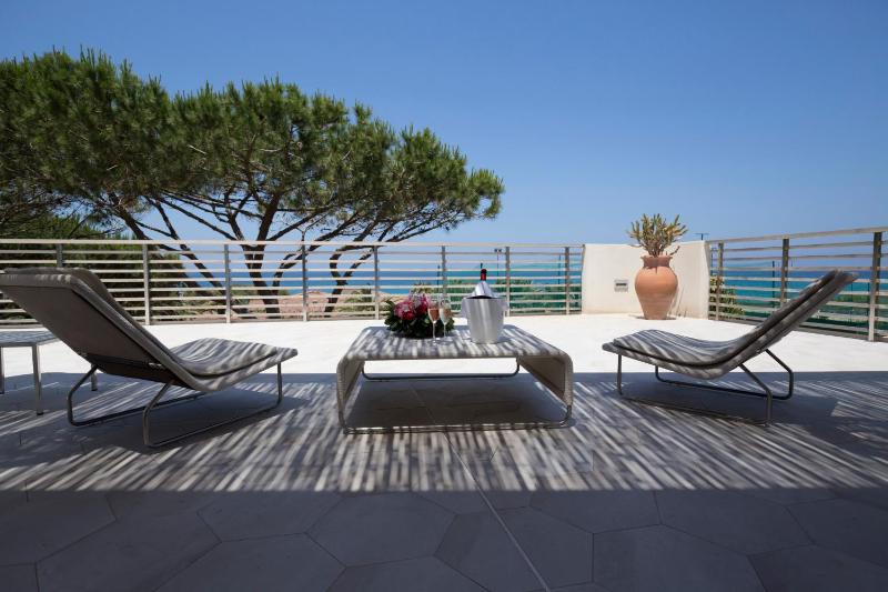 Suite with Sea View image 2