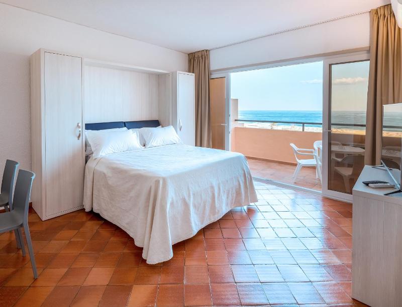 Two-Bedroom Apartment with Sea View image 3
