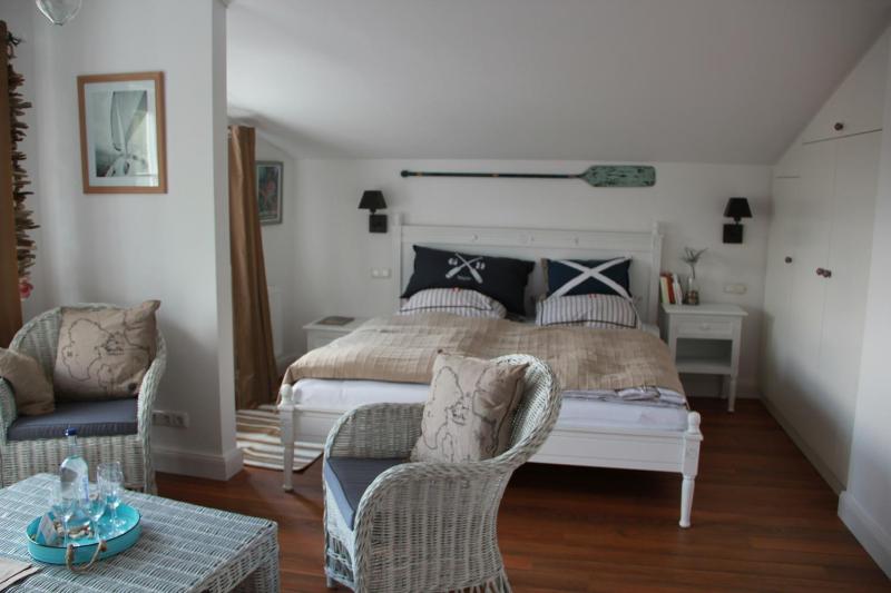 Family Room (2 Adults + 2 Children) image 4