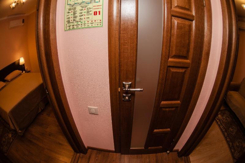 Triple Room image 2