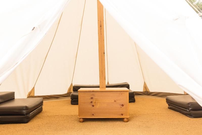 Tent (no hot tub) image 4