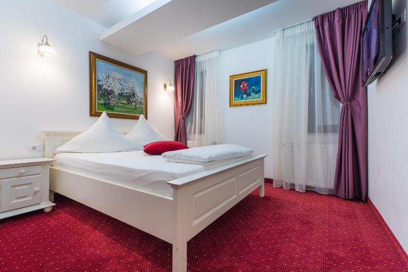Superior Double Room image 4