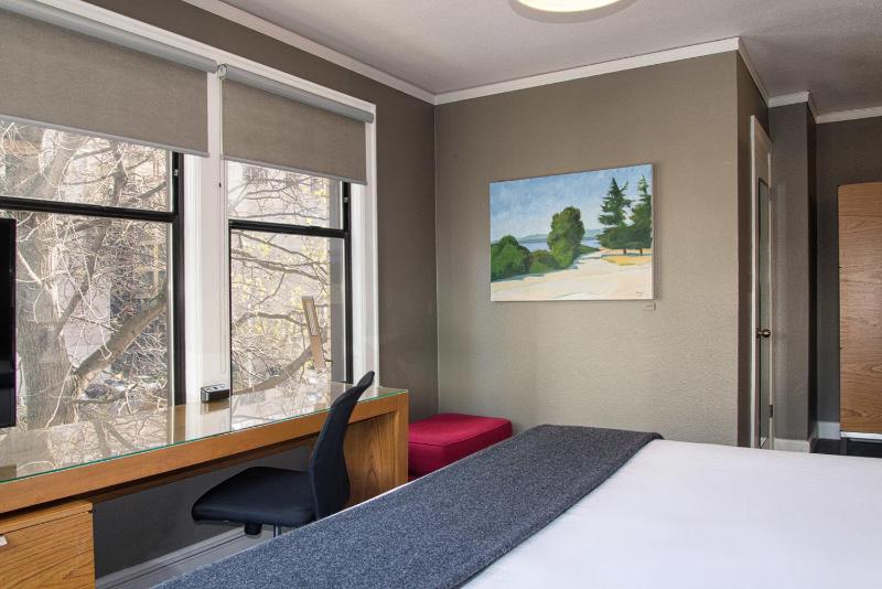 Max King Room image 3