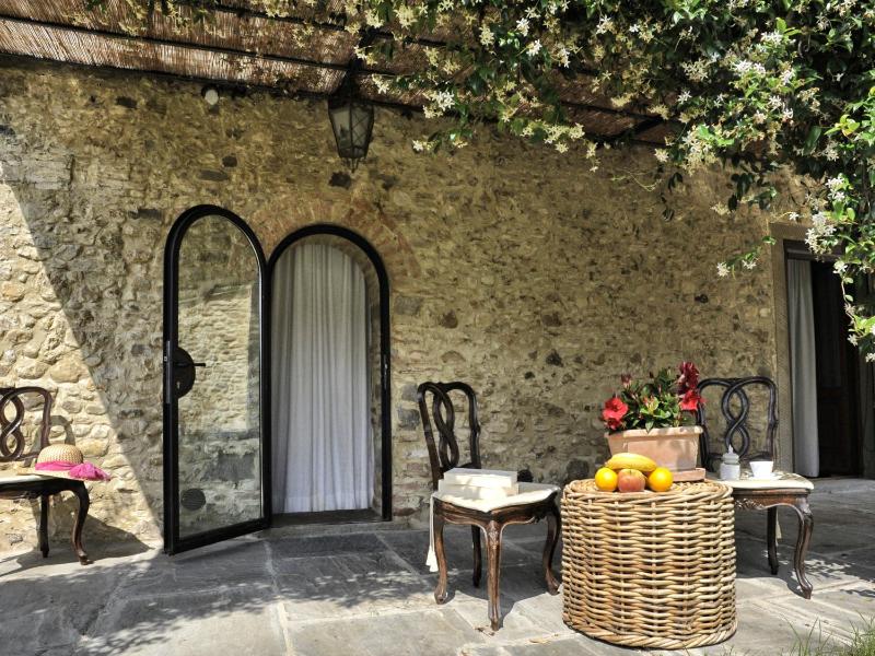 Two-Bedroom Apartment with Garden View image 3