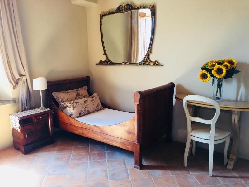 One-Bedroom Apartment image 4