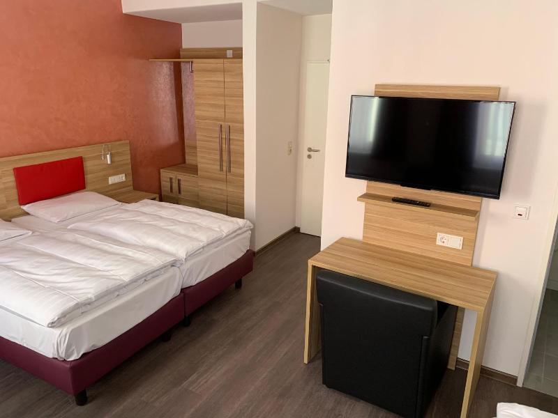Triple Room (3 Adults) image 3