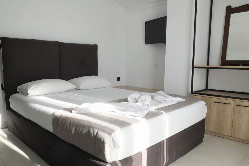 Family Suite with Balcony image 2