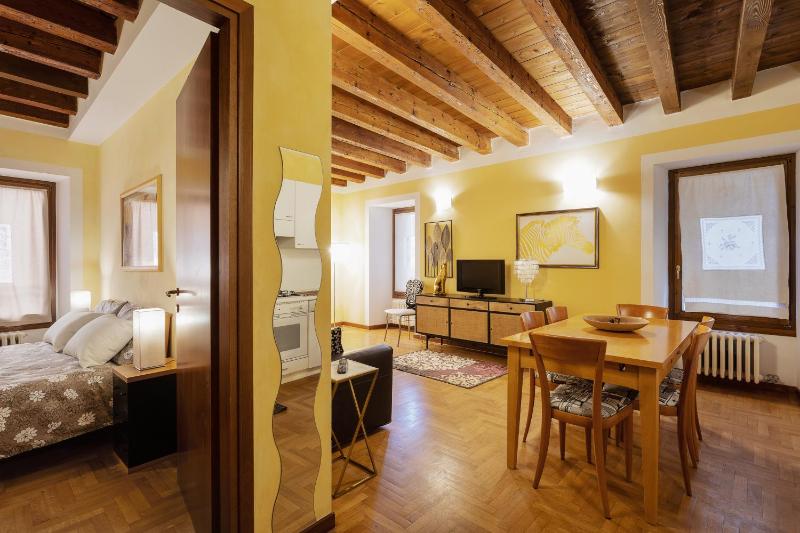 One-Bedroom Apartment image 3