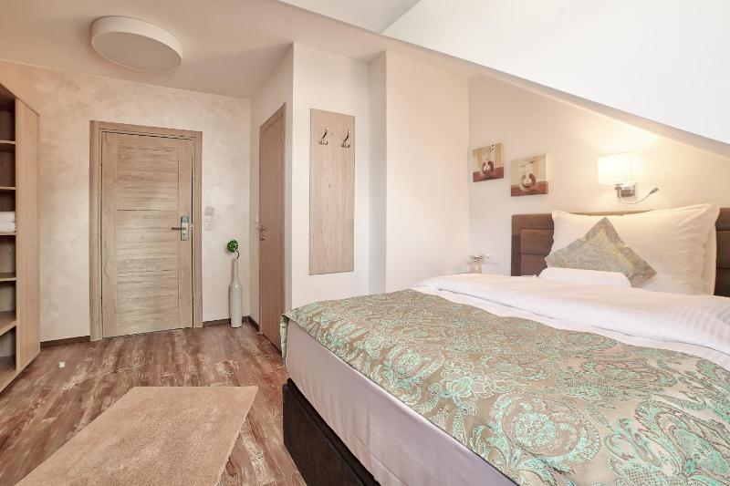 Double Room image 2